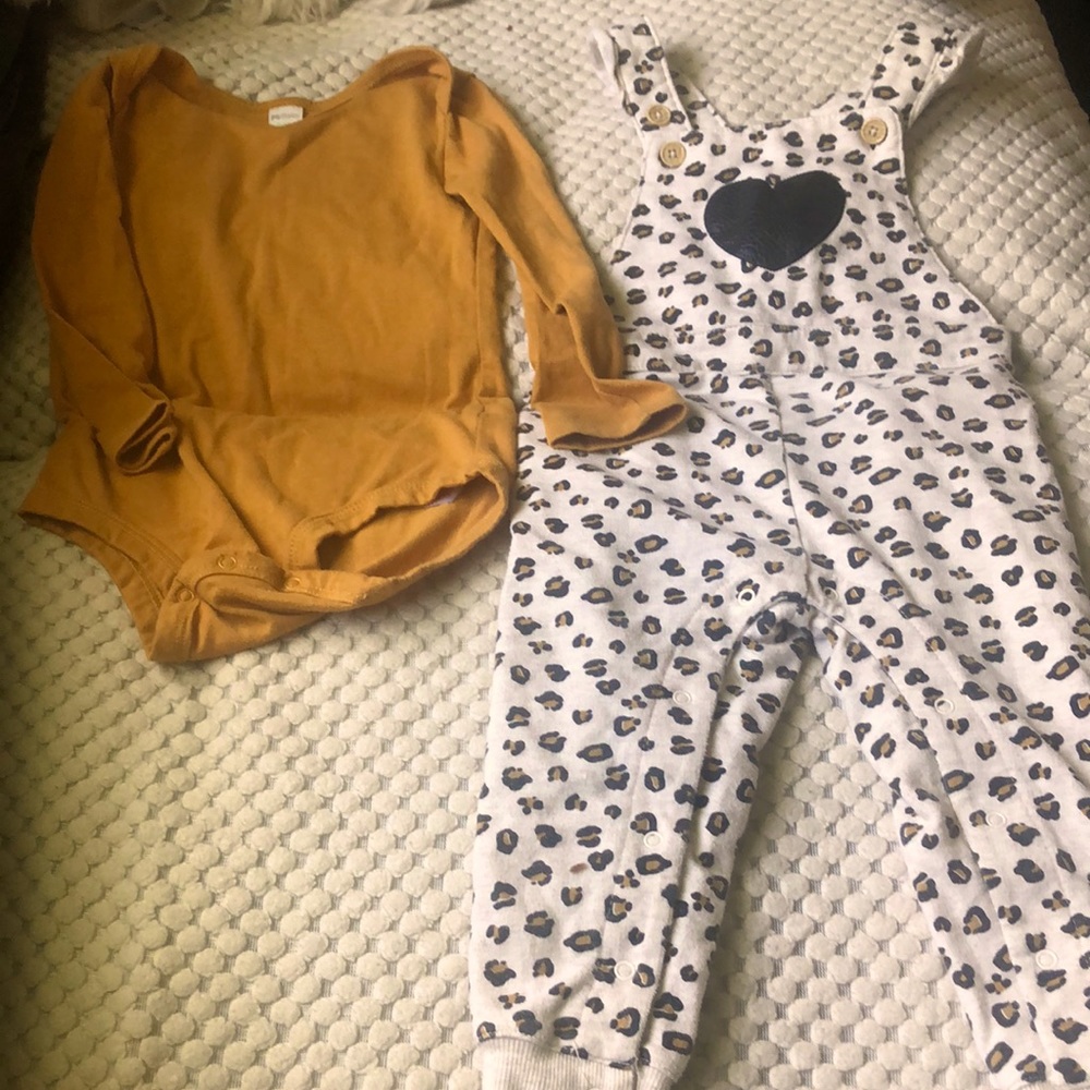 Petit Lem 18-24 EUC cotton snap onesie & matching cheetah overalls